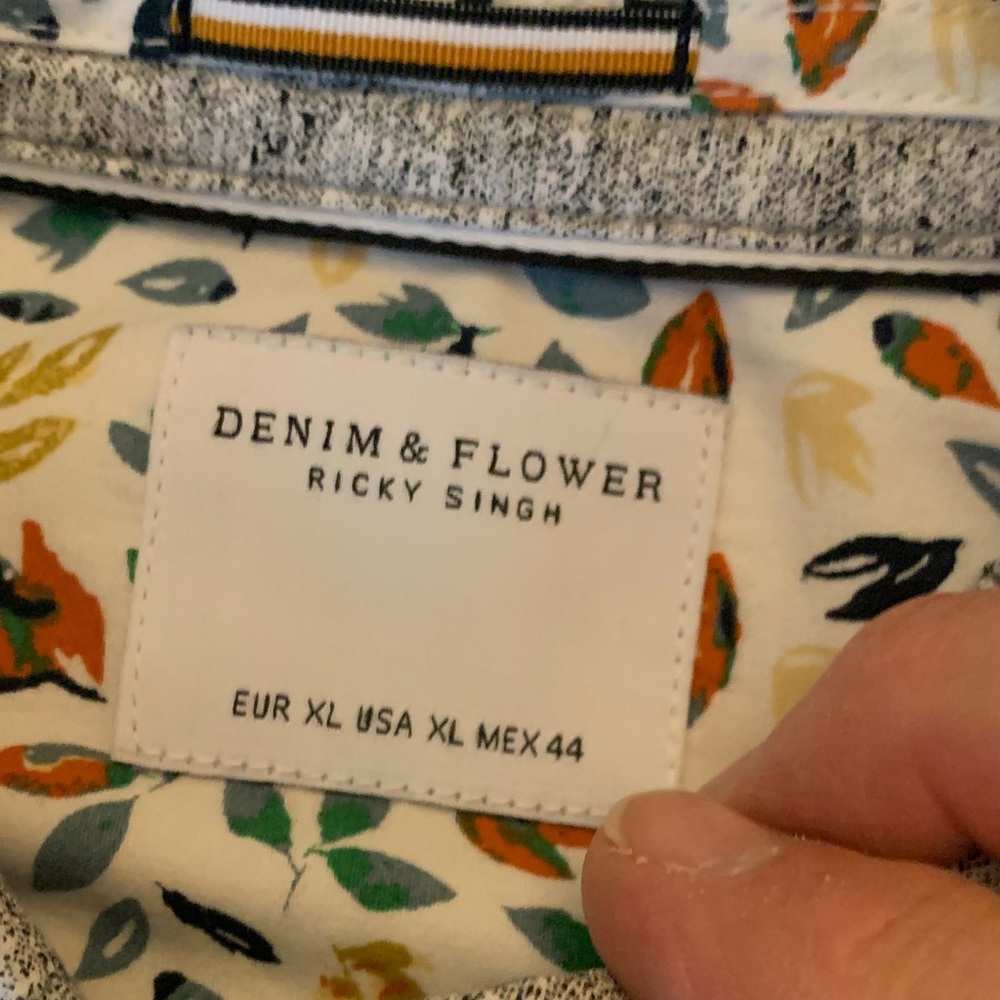 Denim & Flower Heather Gray Button-Down Short Sleeve Shirt - Picture 2 of 3